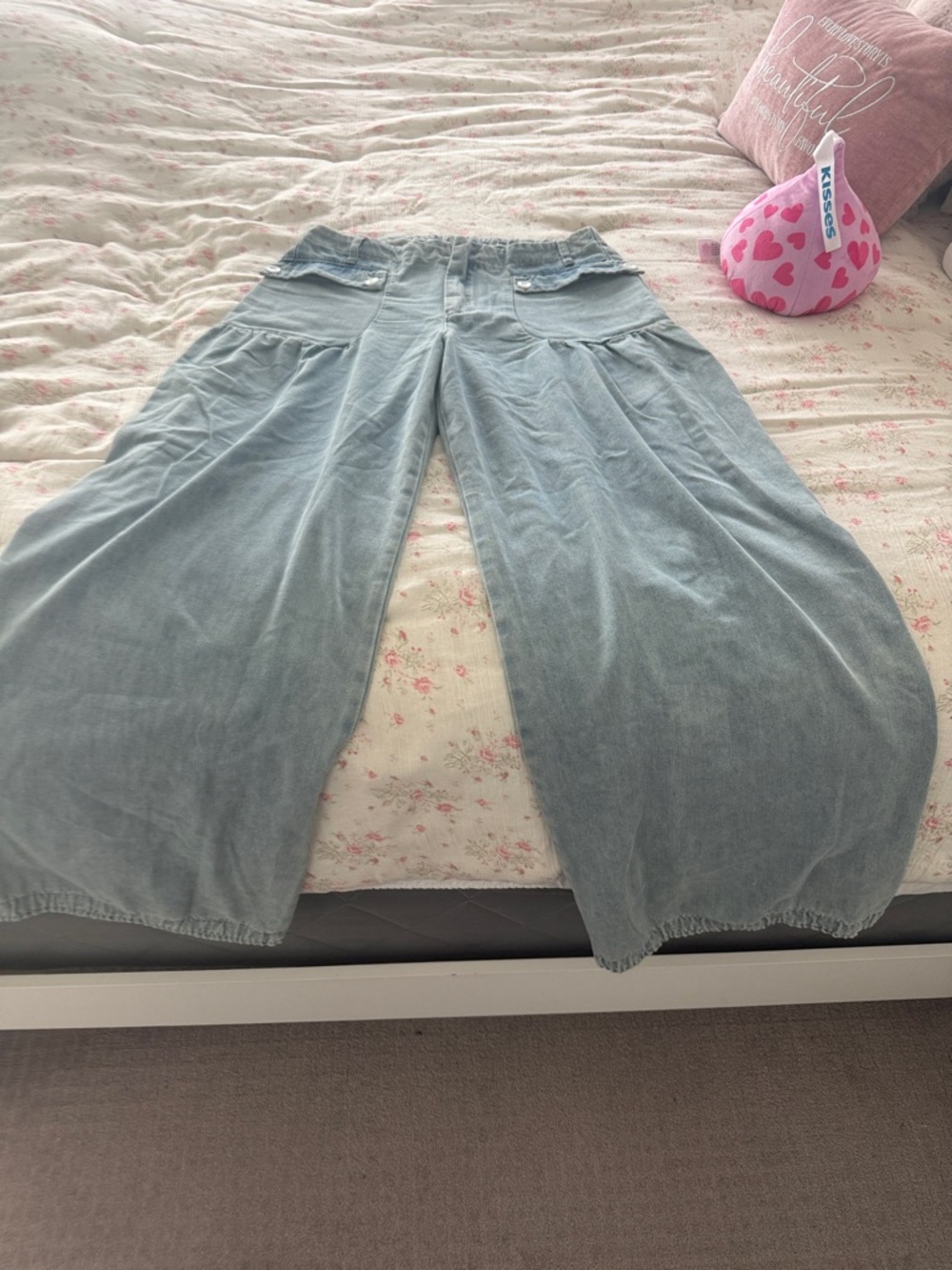 eesome Light Blue Elastic Waist Denim Shorts